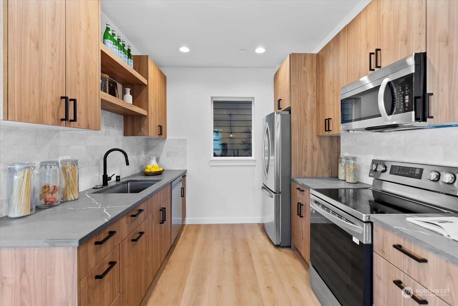 346 Northeast 55th Street, Unit C Seattle, WA 98105 - Photo 16 of 37