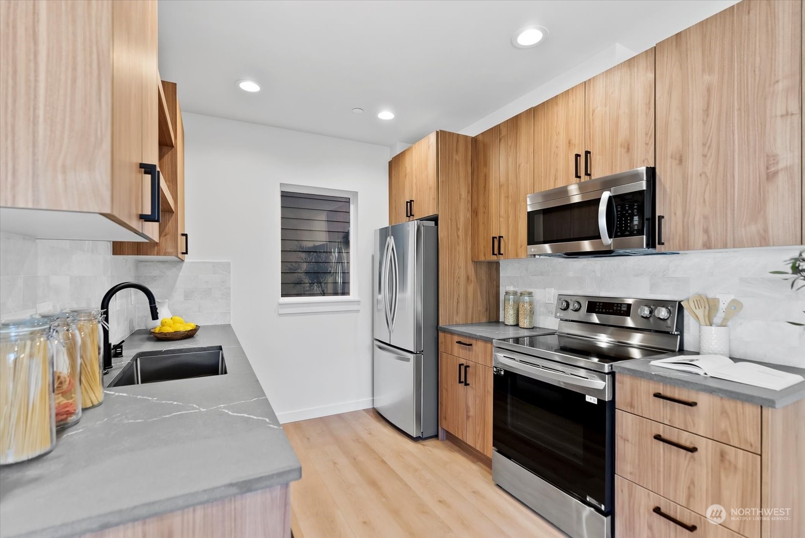 346 Northeast 55th Street, Unit C Seattle, WA 98105 - Photo 17 of 37