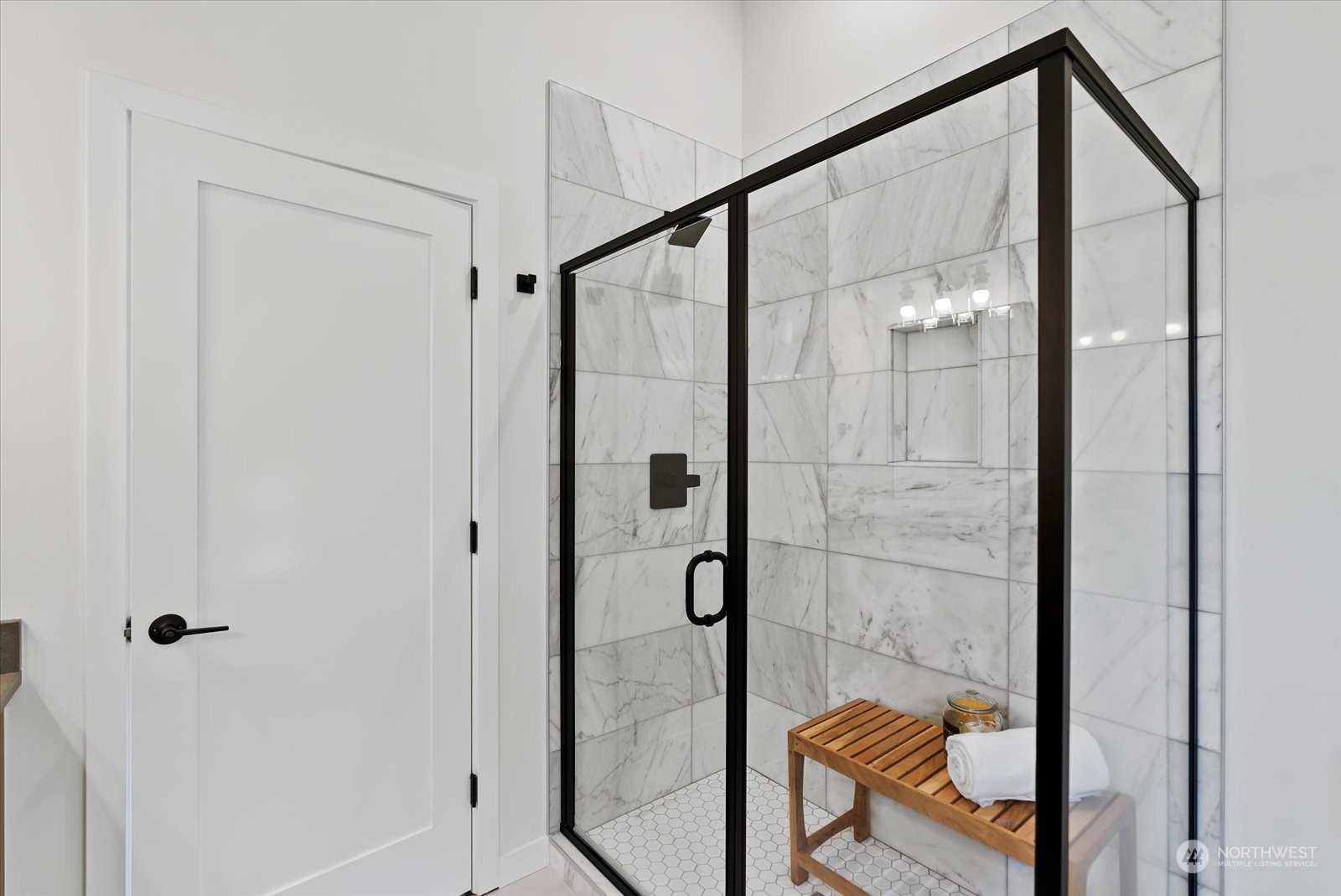 346 Northeast 55th Street, Unit C Seattle, WA 98105 - Photo 24 of 37