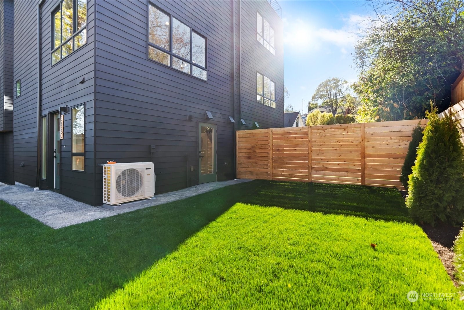 346 Northeast 55th Street, Unit C Seattle, WA 98105 - Photo 29 of 37