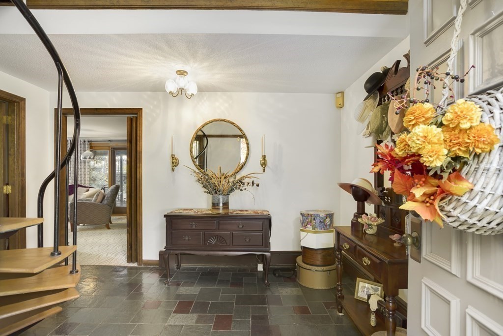 12 Audubon Road Reading, MA 01867 - Photo 4 of 36 Gallery Image 4