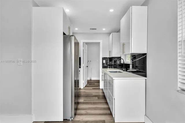 $2,200 | 329 Southwest 1st Court, Unit 1, Pompano Beach, FL 33060