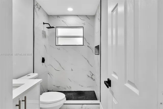 $2,200 | 329 Southwest 1st Court, Unit 1, Pompano Beach, FL 33060