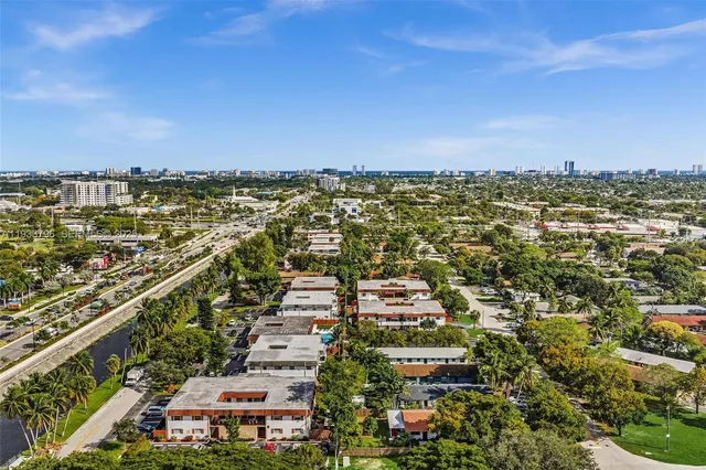 $2,200 | 329 Southwest 1st Court, Unit 1, Pompano Beach, FL 33060