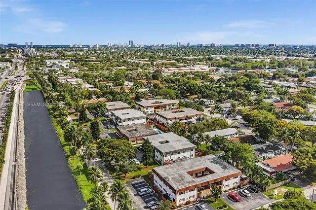 $2,200 | 329 Southwest 1st Court, Unit 1, Pompano Beach, FL 33060