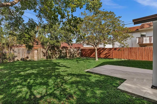 $2,200 | 329 Southwest 1st Court, Unit 1, Pompano Beach, FL 33060