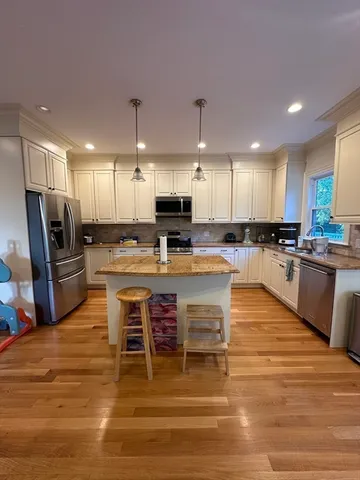 $6,000 | 191 Newtonville Avenue, Unit 191, Newton, MA 02458