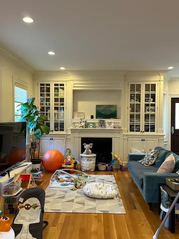 $6,000 | 191 Newtonville Avenue, Unit 191, Newton, MA 02458