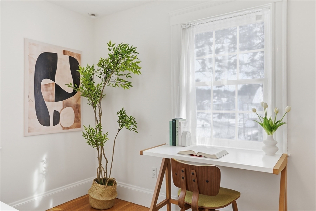 77 Lynde Street Melrose, MA 02176 - Photo 20 of 36