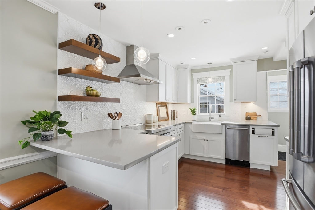 77 Lynde Street Melrose, MA 02176 - Photo 8 of 36