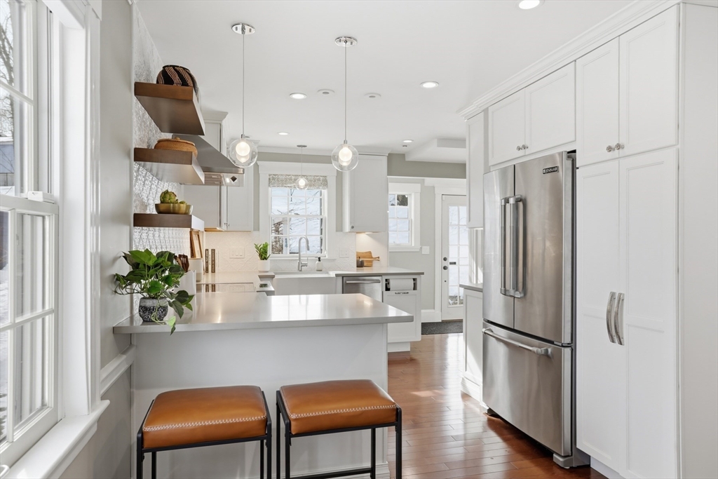 77 Lynde Street Melrose, MA 02176 - Photo 9 of 36