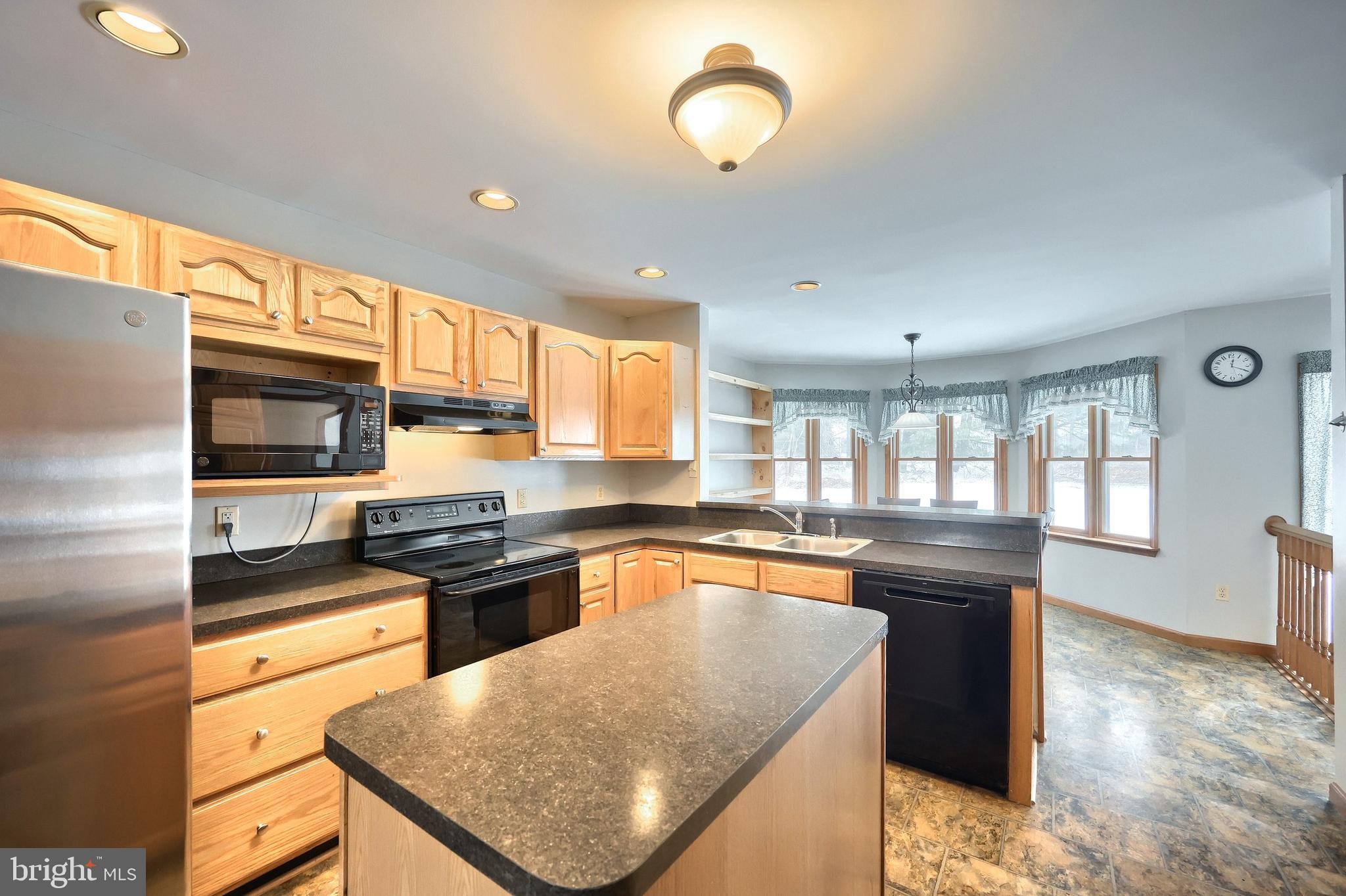 13525 Center Road Stewartstown, PA 17363 - Photo 15 of 59 All appliances convey