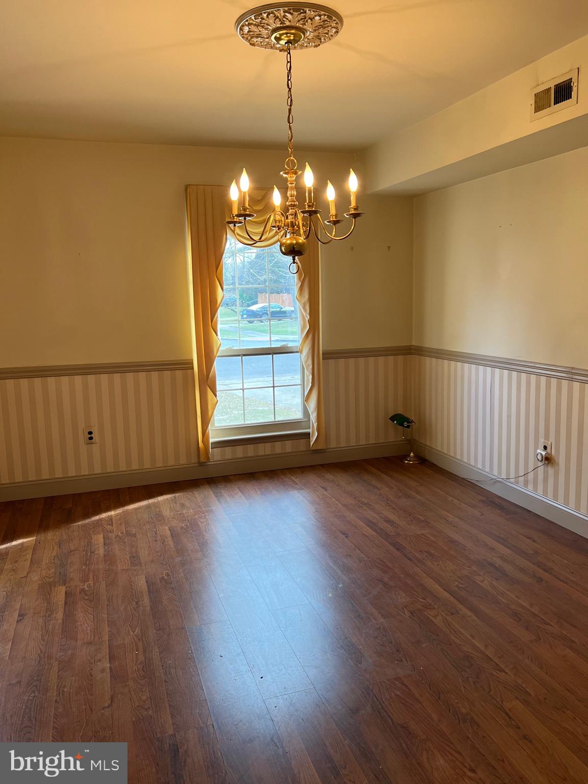 1815 Forest Drive Williamstown, NJ 08094 - Photo 4 of 20 Dining Room