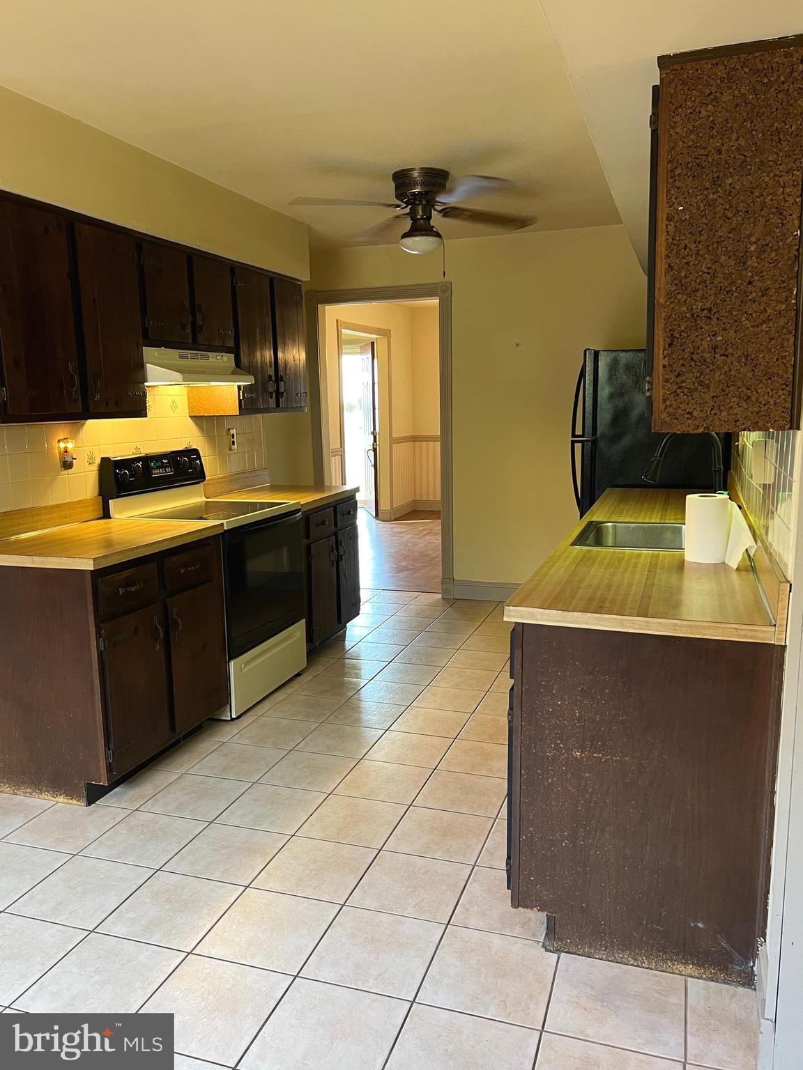 1815 Forest Drive Williamstown, NJ 08094 - Photo 6 of 20 Kitchen
