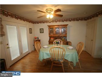 2920 Harbor Drive Reading, PA 19608 - Photo 3 of 12 Gallery Image 3