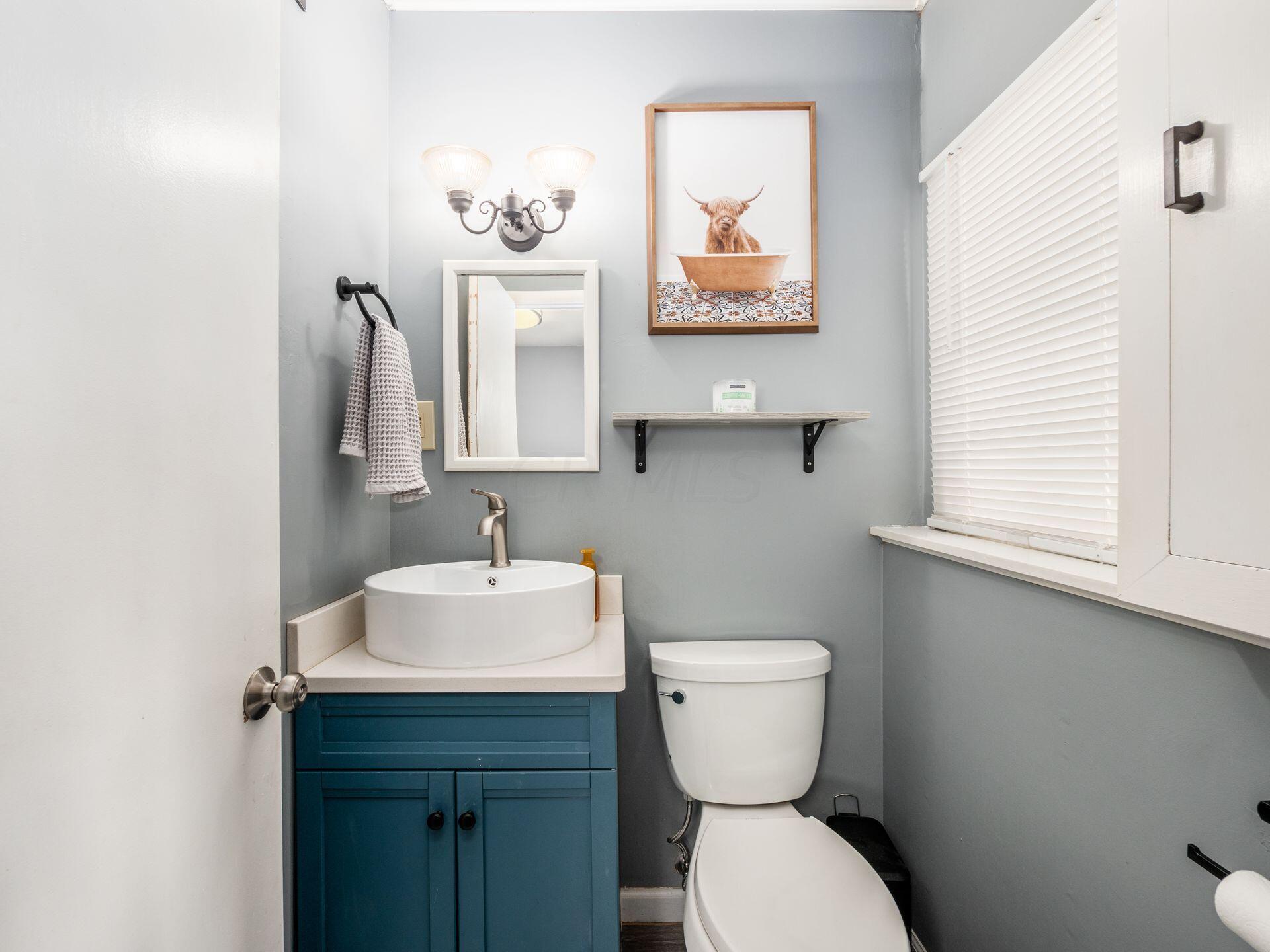 212 Deerfield Road Columbus, OH 43228 - Photo 18 of 47 Half Bath