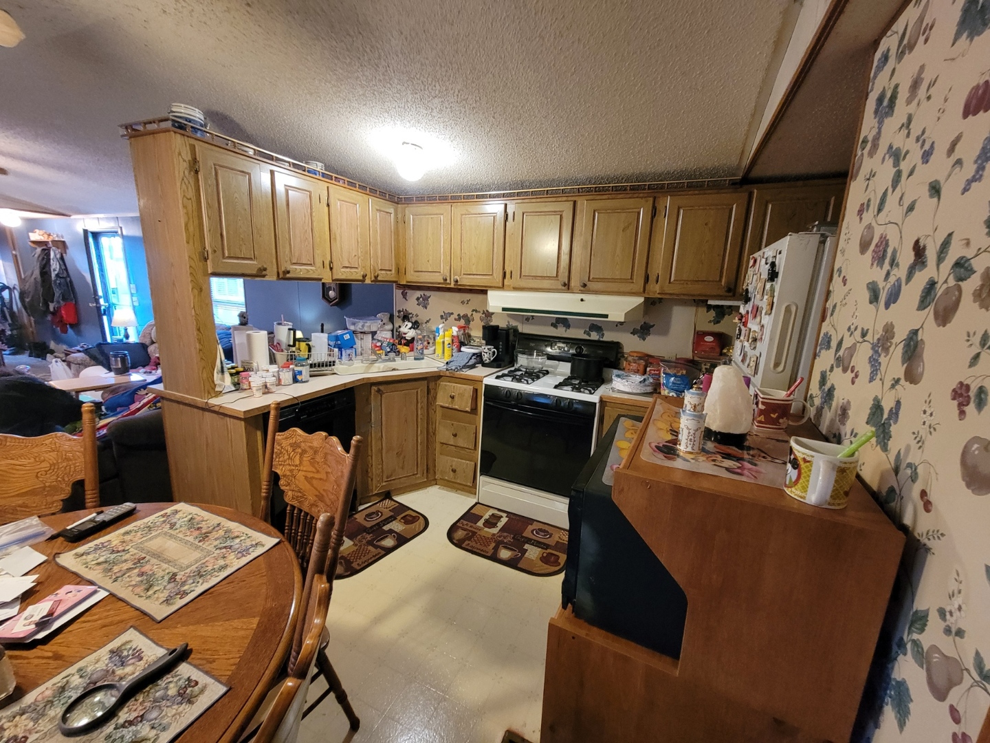 47 Partridge Lane, Unit 47PART Beecher, IL 60401 - Photo 8 of 16 a kitchen with a sink appliances and cabinets