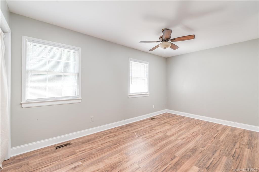 8426 Knights Bridge Road Charlotte, NC 28210 - Photo 8 of 12 Gallery Image 8