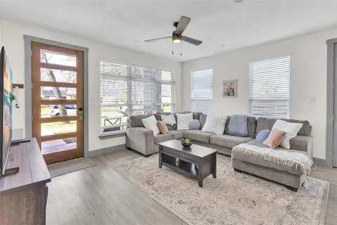 $735,000 | 3307 Mission Street, Fort Worth, TX 76109