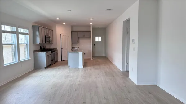 $2,095 | 2836 Owl Head Drive, Leander, TX 78641