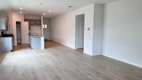 $2,095 | 2836 Owl Head Drive, Leander, TX 78641