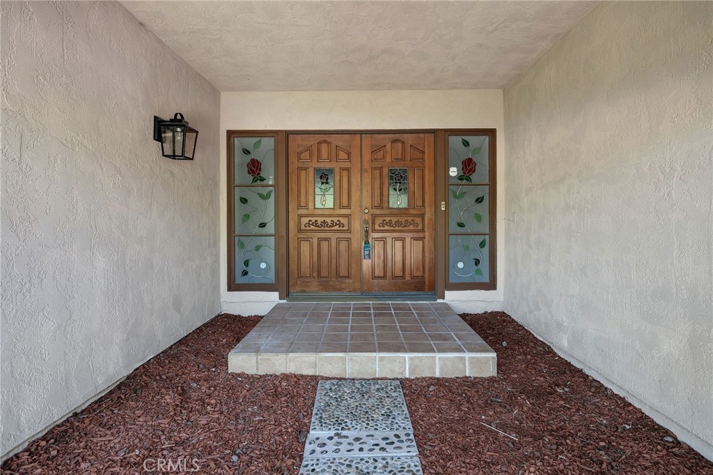 3418 Seaglen Drive Rancho Palos Verdes, CA 90275 - Photo 39 of 42 an entryway with a rug