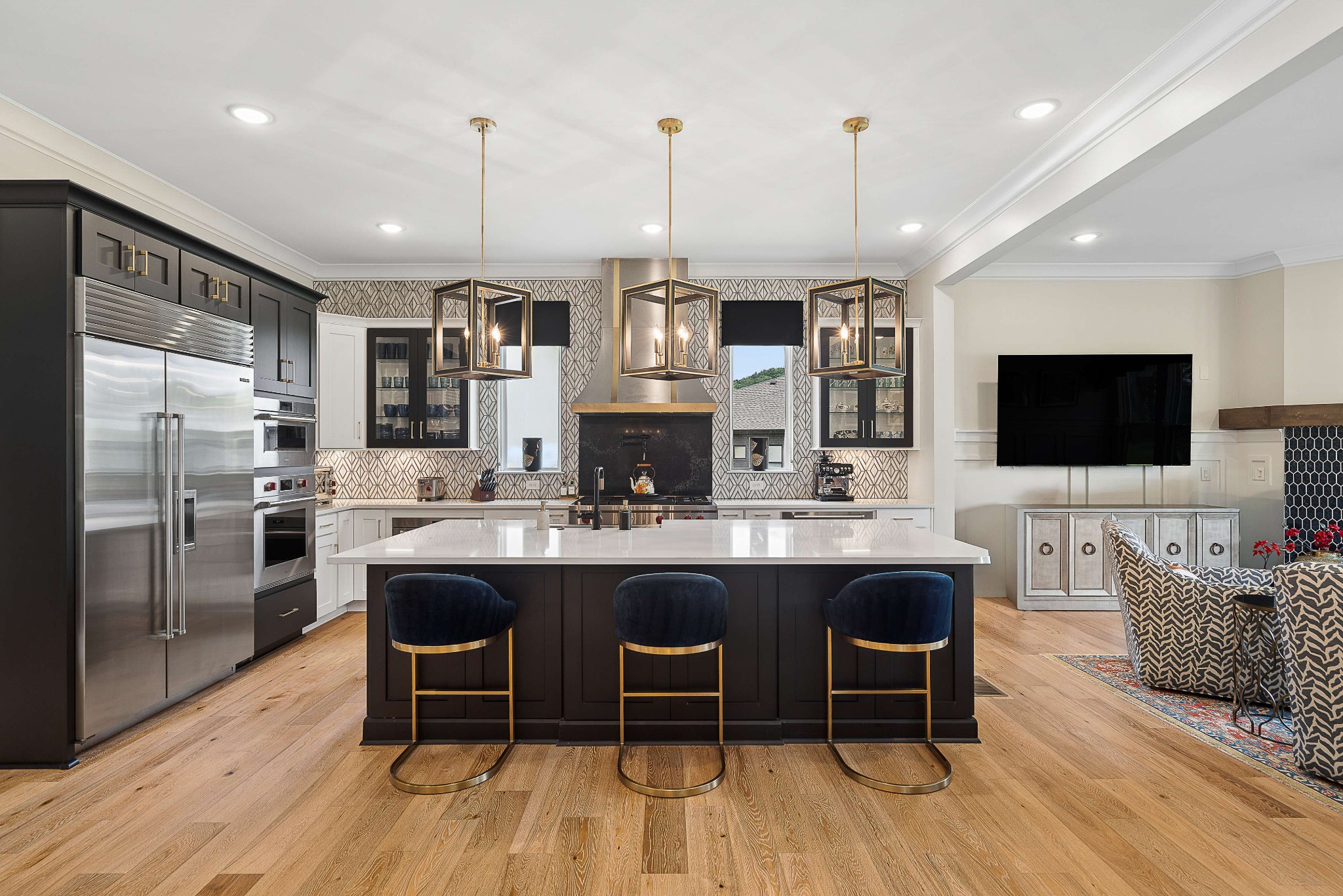 6004 Lookaway Circle Franklin, TN 37067 - Photo 18 of 71 a large kitchen with a table and chairs