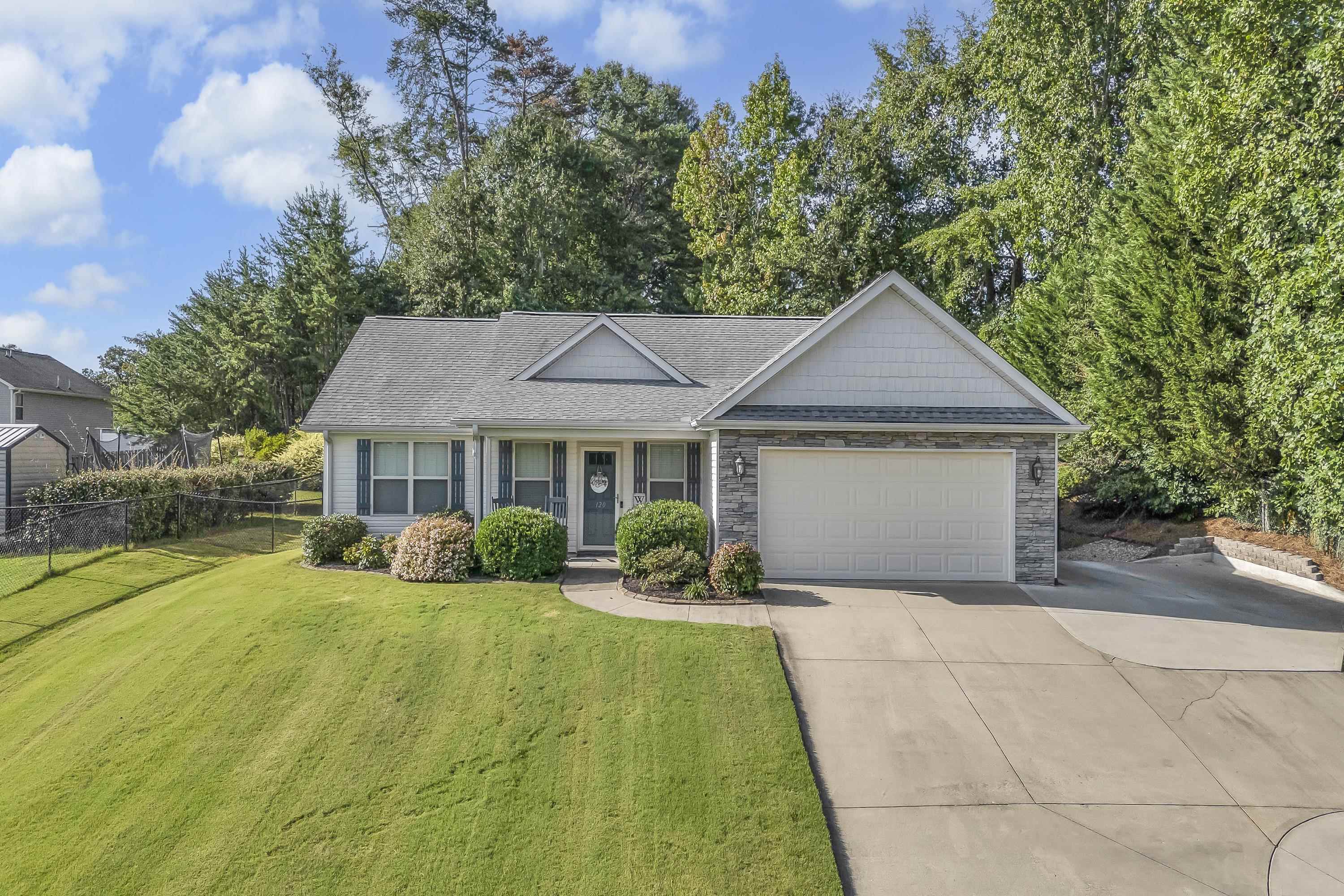 120 Autumn Hill Road Greer, SC 29651 - Photo 3 of 32 Gallery Image 3