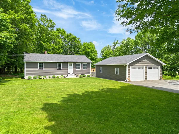 $329,900 | 365 Hinckley Road, Clinton, ME 04927