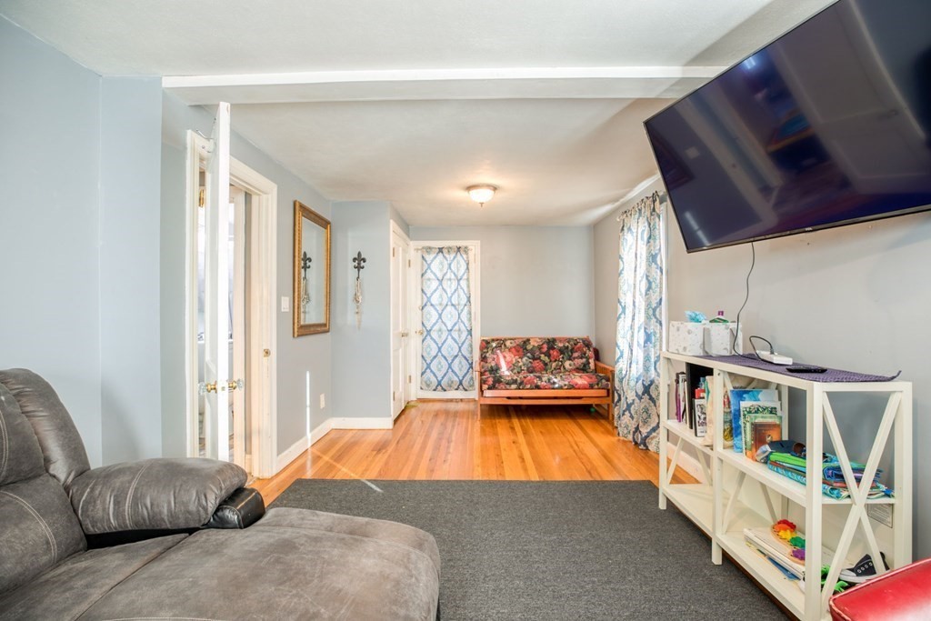293 Abbott Street Springfield, MA 01118 - Photo 11 of 23
