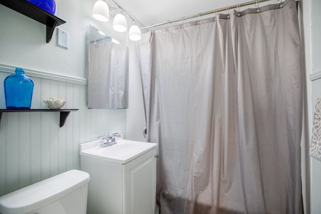 293 Abbott Street Springfield, MA 01118 - Photo 12 of 23
