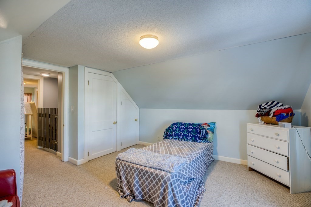 293 Abbott Street Springfield, MA 01118 - Photo 15 of 23