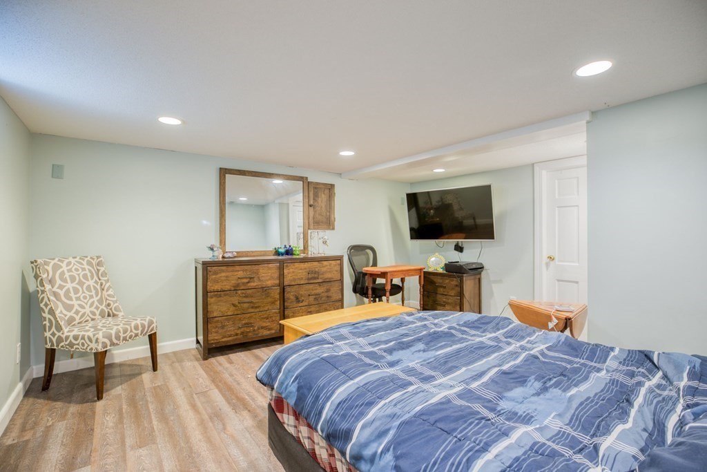 293 Abbott Street Springfield, MA 01118 - Photo 16 of 23
