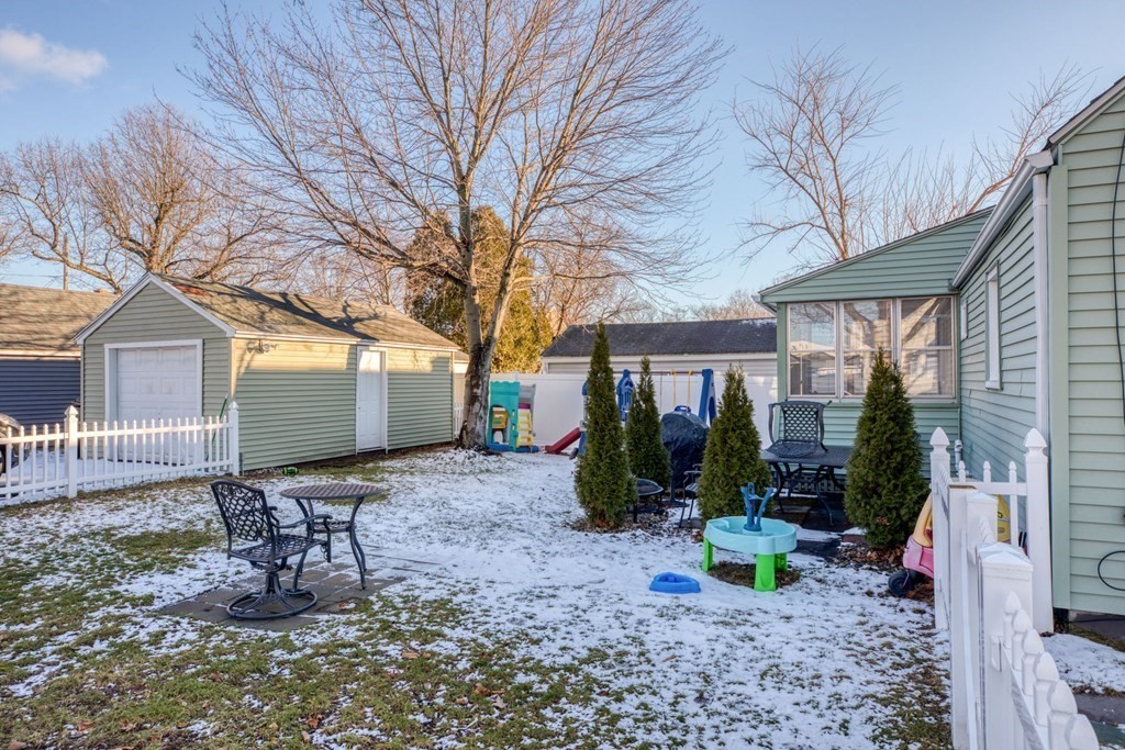 293 Abbott Street Springfield, MA 01118 - Photo 21 of 23