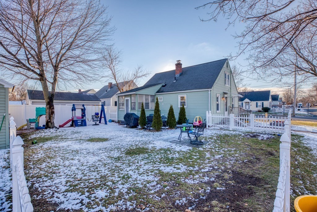 293 Abbott Street Springfield, MA 01118 - Photo 22 of 23
