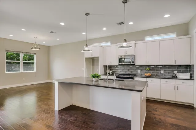 $585,000 | 7125 Boyle Drive, Austin, TX 78724