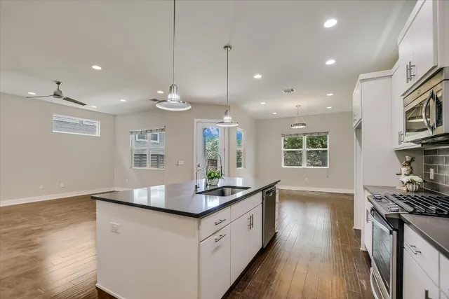 $585,000 | 7125 Boyle Drive, Austin, TX 78724