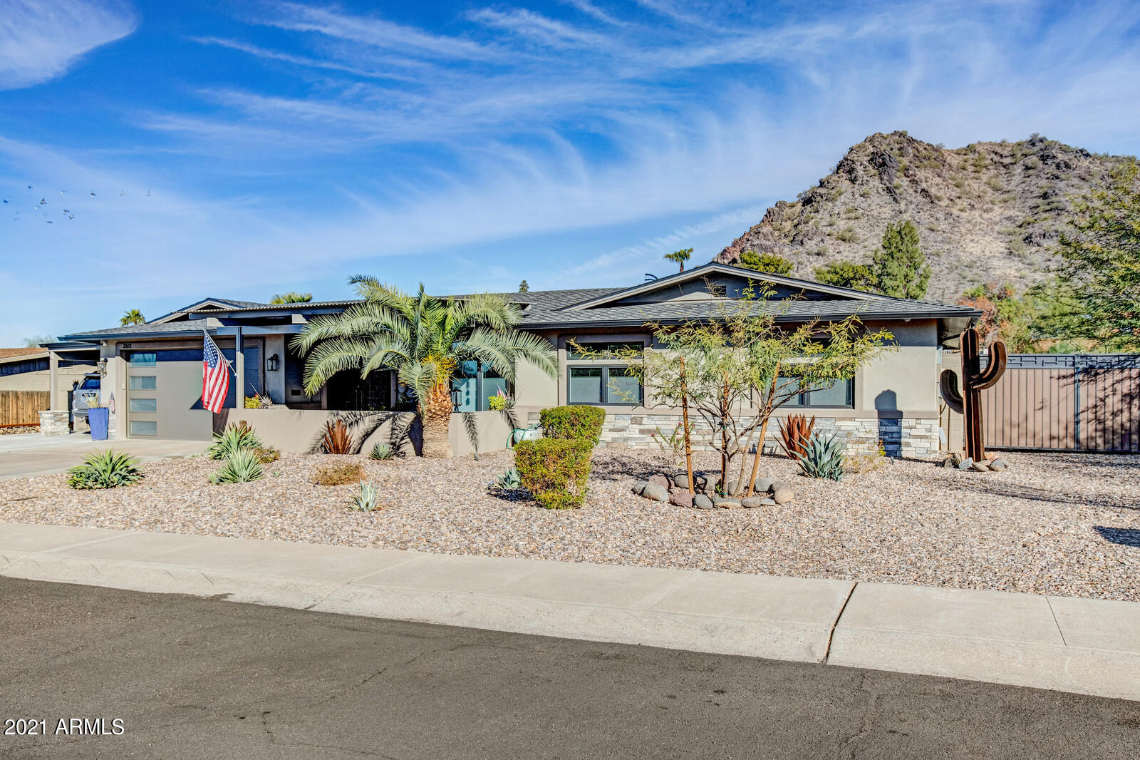 2512 East Lamar Road Phoenix, AZ 85016 - Photo 3 of 86 03_12512_E_Lamar_Rd__03_mls