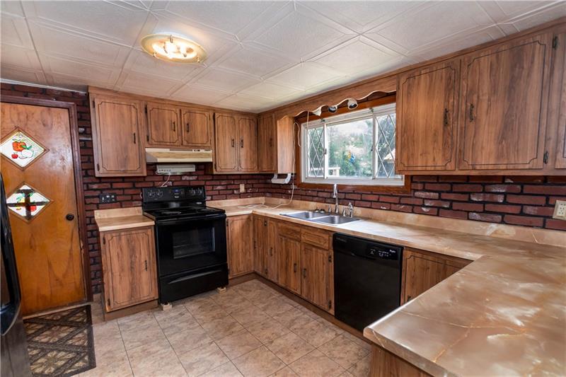 418 Flatwoods Road Vanderbilt, PA 15486 - Photo 5 of 25