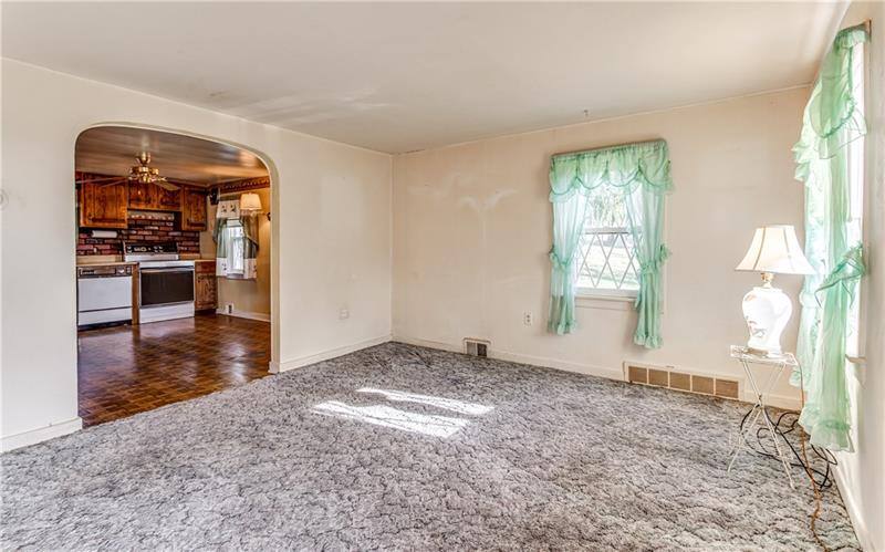 1011 Government Road Irwin, PA 15642 - Photo 3 of 21 Gallery Image 3