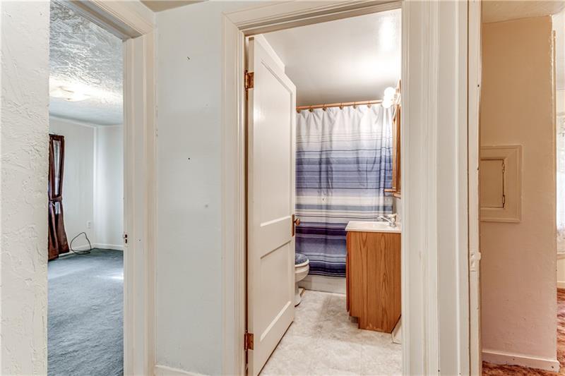 1011 Government Road Irwin, PA 15642 - Photo 9 of 21 Gallery Image 9