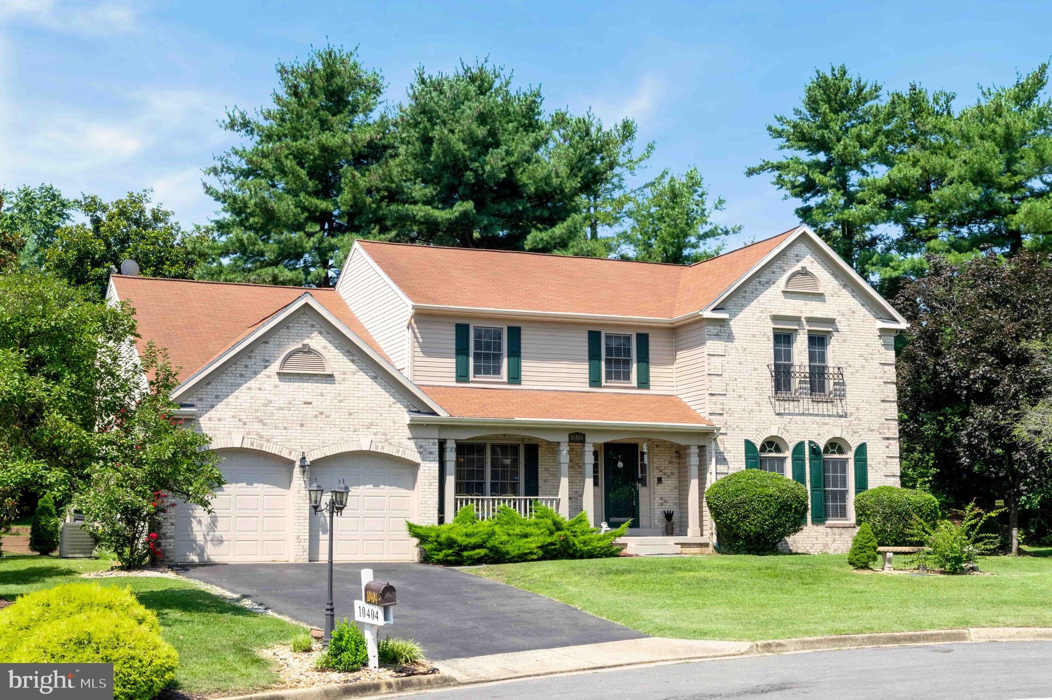 10404 Amherst Circle Fredericksburg, VA 22408 - Photo 74 of 74 a view of white house with a yard and potted plants