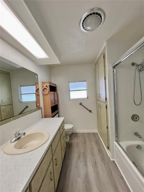1100 South Belcher Road, Unit 781 Largo, FL 33771 - Photo 26 of 65 Hallway bathroom