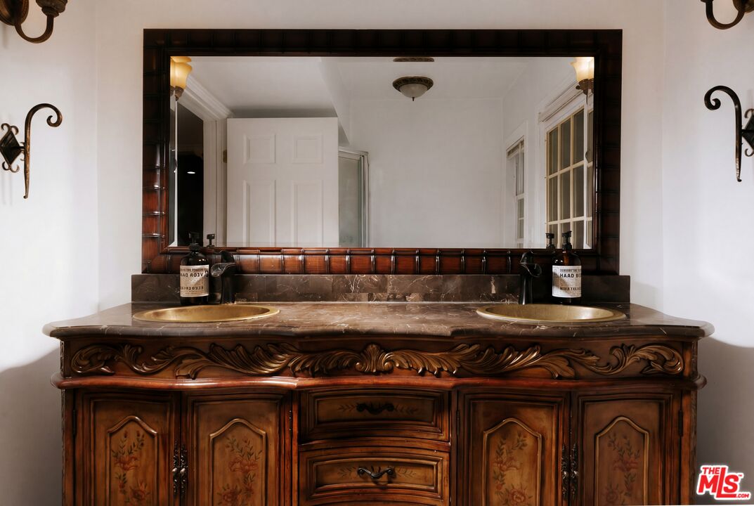 5741 Rolling Road Woodland Hills, CA 91367 - Photo 20 of 37