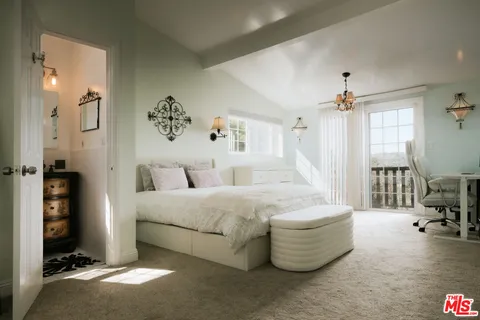 $1,555,000 | 5741 Rolling Road, Woodland Hills, CA 91367