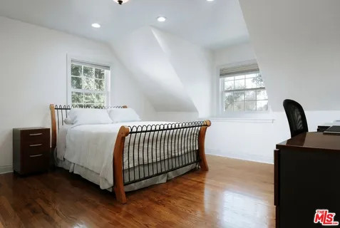 $1,555,000 | 5741 Rolling Road, Woodland Hills, CA 91367