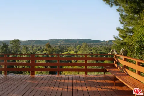 $1,555,000 | 5741 Rolling Road, Woodland Hills, CA 91367