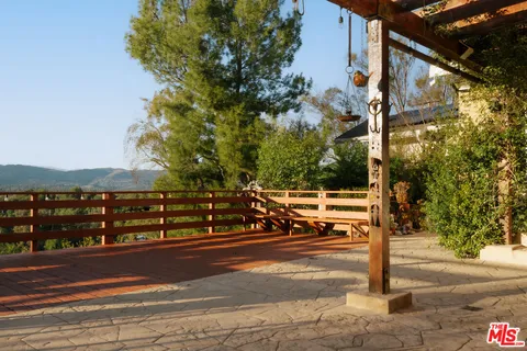 $1,555,000 | 5741 Rolling Road, Woodland Hills, CA 91367