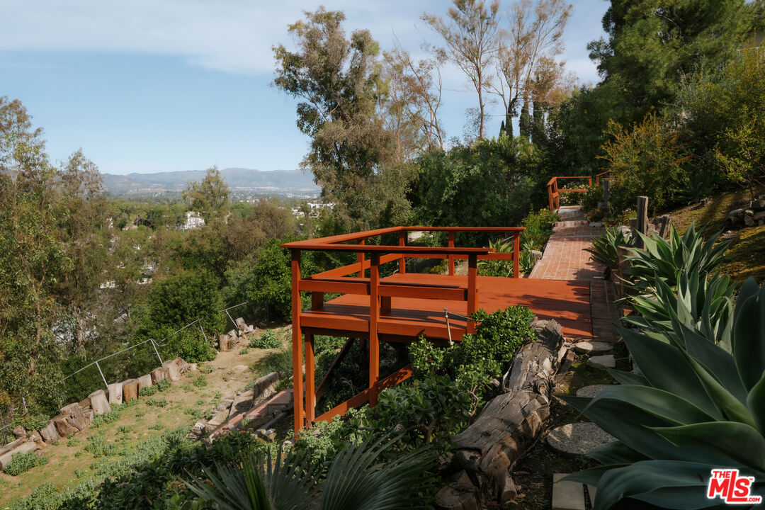 5741 Rolling Road Woodland Hills, CA 91367 - Photo 35 of 37