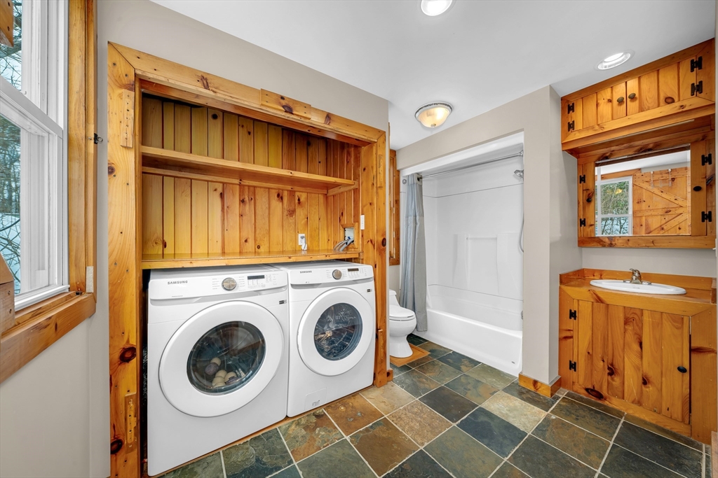 27 Tyng Road Tyngsborough, MA 01879 - Photo 13 of 23